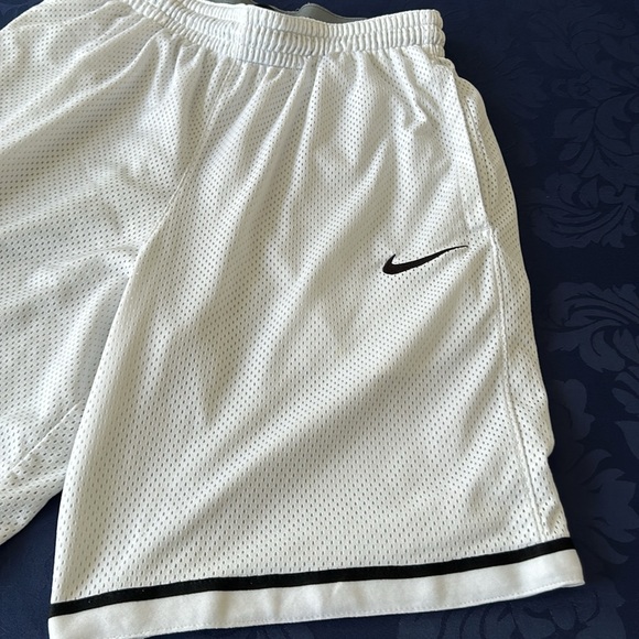 Four pairs Men’s Nike Basketball shorts - Picture 2 of 8